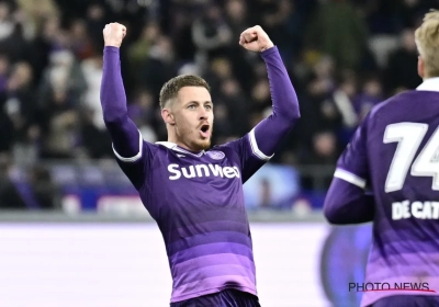 Thorgan Hazard maakt van familiereünie een feestje en wint weddenschap met Taravel: "Hoop dat hij woord houdt"