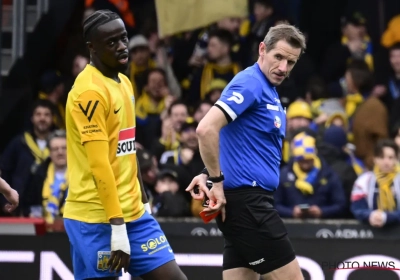 🎥 Oerdomme rode kaart! Zo liet Westerlo-verdediger Nsiala zijn ploeg in de steek