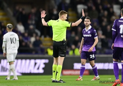 Doelpunt Anderlecht werd door opvallende regel in het reglement afgekeurd: "Ongecontroleerd"