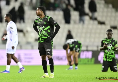 🎥 Beelden roepen vragen op: werd Cercle Brugge benadeeld tegen La Louvière?