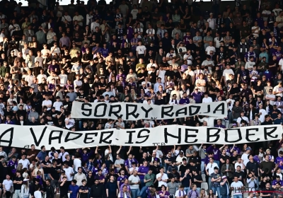 📷 Kan Radja hier mee lachen? Beerschot-fans zeggen 'sorry', maar dan wel geheel op hun eigen manier