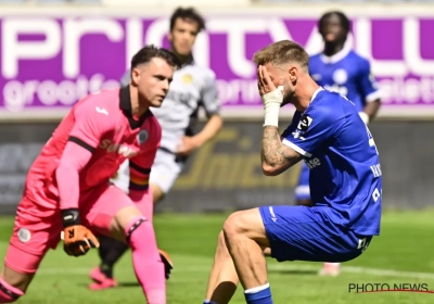 Gent geraakt niet voorbij 10 man van Anderlecht in barslechte tweede helft, Cvetkovic laat ploeg in de steek