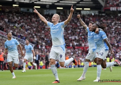 🎥 Manchester City wint derby van United met tien man, minutenlange VAR-tussenkomst bij Kompany