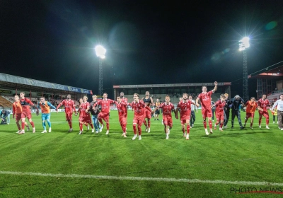 Opvallend detail bij nieuwe coach KV Kortrijk: zat weken voor zijn aanstelling al in de tribune