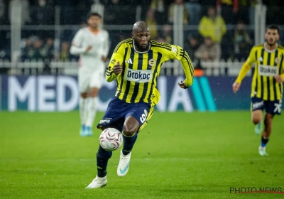 Lukaku mag starten in Turkse topper en beleeft meteen een avond vol vuur