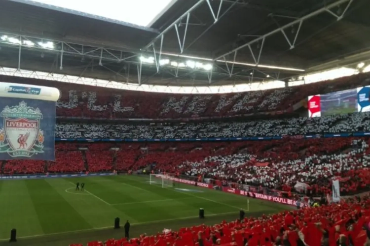 Fans Liverpool razend op Napoli. En dat belooft voor Racing Genk...