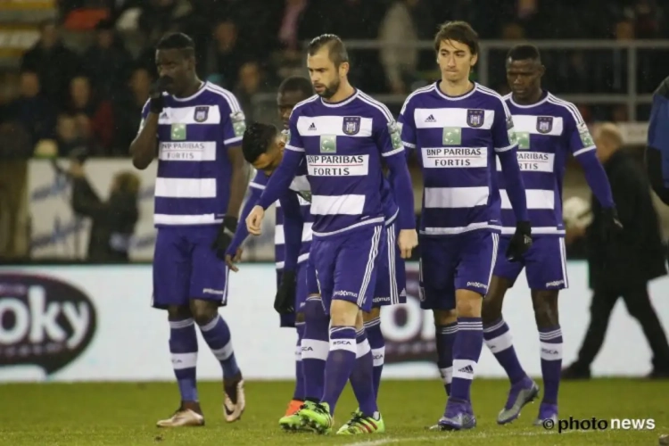 Stoten Club en Gent paars-wit van de troon? “Anderlecht had altijd een voorsprong, maar die is langzaam aan het verdwijnen”