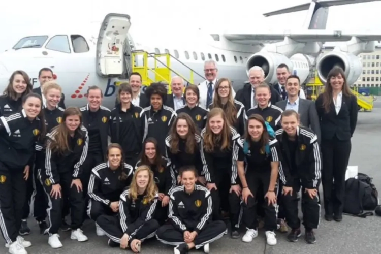 Red Flames U19 geven goede voorbeeld en kloppen Engeland