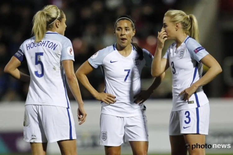 Succesverhaal in Engeland: nationale vrouwenploeg aan de slag tegen 100 kinderen