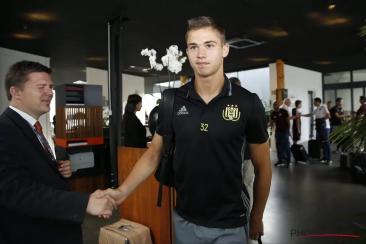Dendoncker eerlijk: "Niet verrast dat Okaka en Kara op de vingers getikt werden, nu gelden voor iedereen dezelfde wetten"