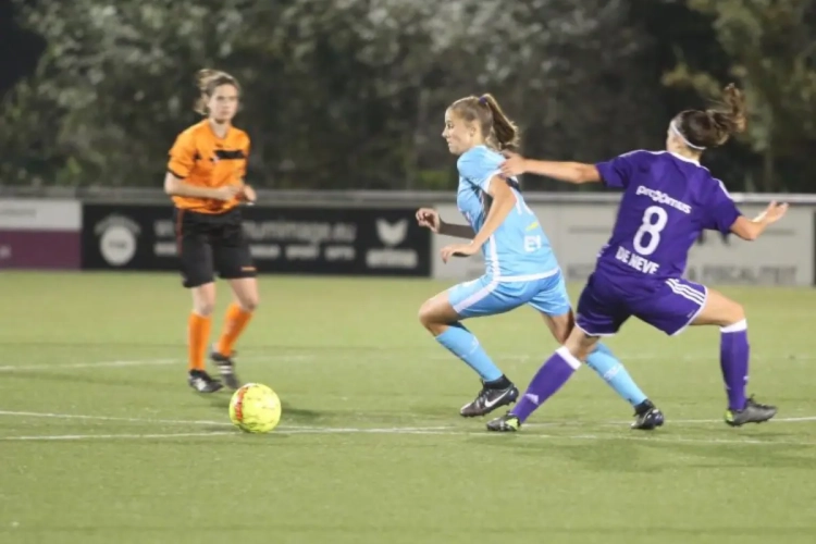 Anderlecht en Gent delen punten na beklijvende partij in Super League