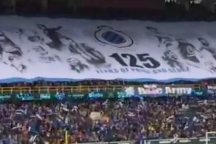 125 jaar Club Brugge, dat vieren de fans van blauw-zwart met dit schitterende spandoek