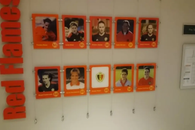 Mooi gebaar: ook de vrouwen aan de muur in hotel nationaal voetbalcentrum