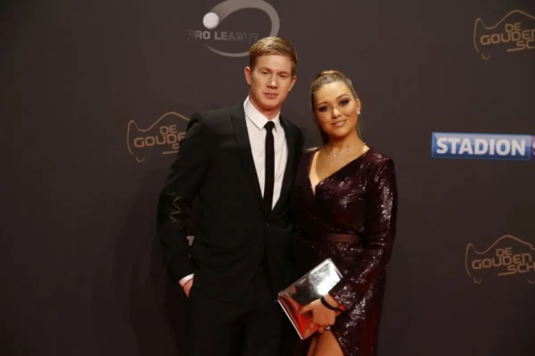 FOTO: De Bruyne gaat Vermaelen achterna, Rode Duivel is stiekem getrouwd met zijn Genkse vriendin Michèle