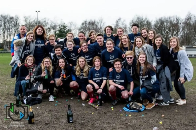 Herbeleef het titelfeest van BS Sport