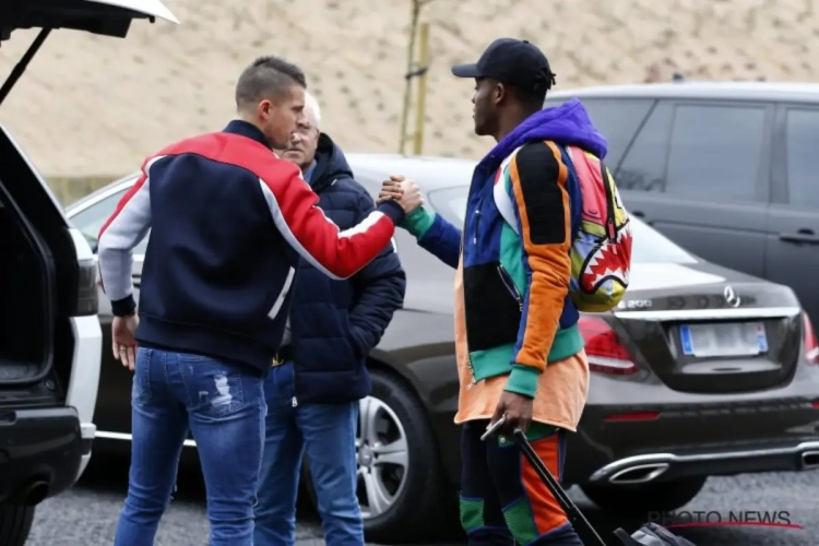 FOTO: wie dacht dat Batshuayi al zot deed met zijn SpongeBob-rugzak, moet nu maar eens naar zijn 'Duivelse' outfit kijken!