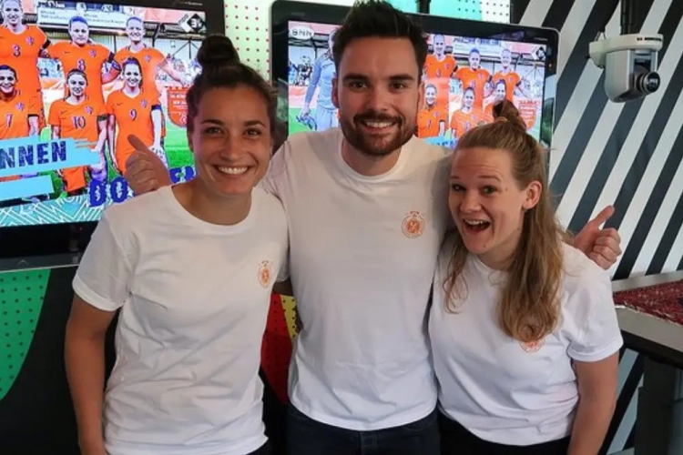 Oranje Leeuwinnen bereiden EK-feest al voor met kick-off