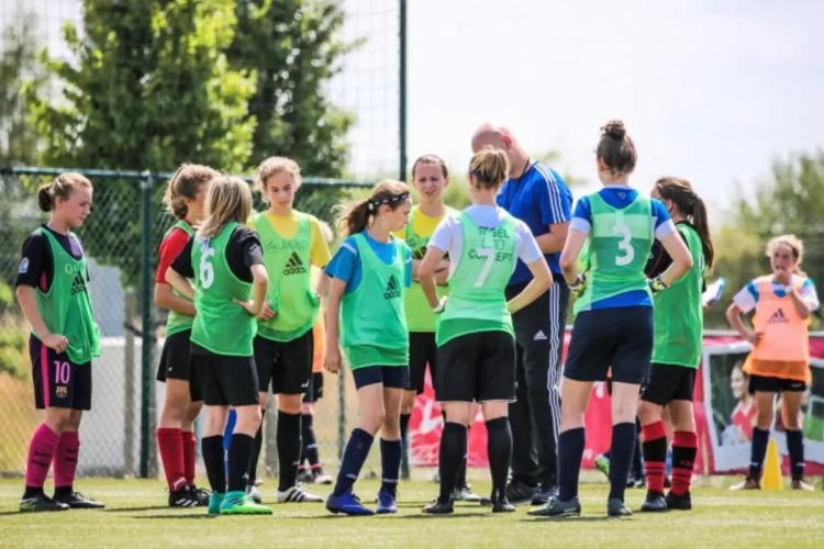Toekomst van het vrouwenvoetbal onderging screening