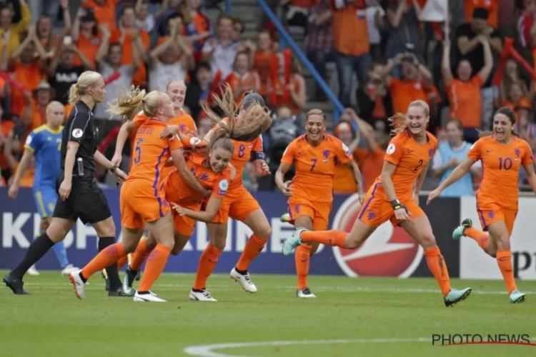 Speelster van het toernooi bekend? Weergaloze Lieke Martens schiet Oranje Leeuwinnen het delirium en halve finales in