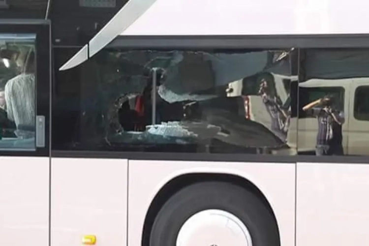 Raid op supportersbus Beerschot Wilrijk krijgt serieus staartje: zes Antwerp-hooligans riskeren celstraf tot wel 5 jaar
