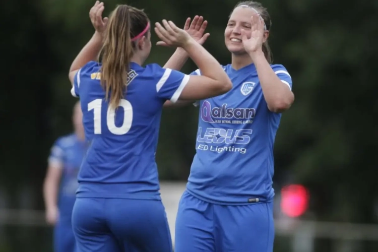 Gent knokt zich naar een punt tegen Standard, Genk wint knap in Super League