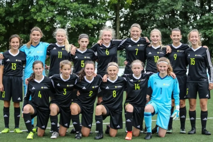 Yellow Flames kloppen opnieuw een jongensteam