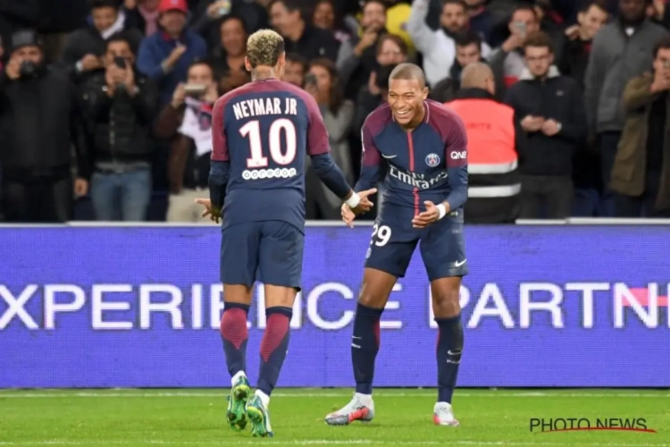 VIDEO: Belofte maakt schuld: "Als Neymar en Mbappé tekenen bij PSG, dan rijd ik poedelnaakt over de Champs-Elysées met mijn scooter"