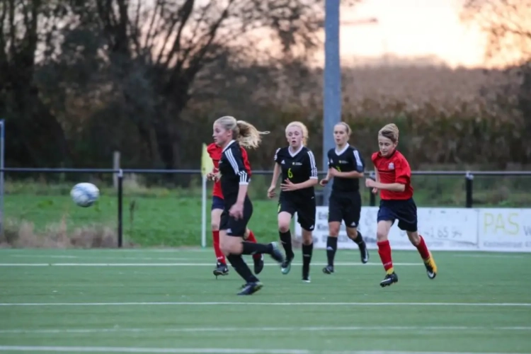 Yellow Flames winnen ook deze week van de jongens