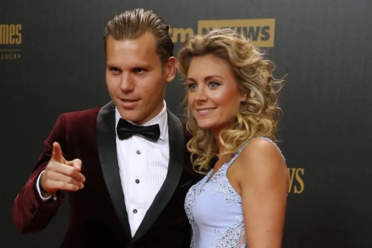 Mevrouw Vormer is geen typische voetbalvrouw: "WAG ,Vreselijk! Heel veel vrouwen willen dat zijn, ik heb die ambitie nooit gehad"