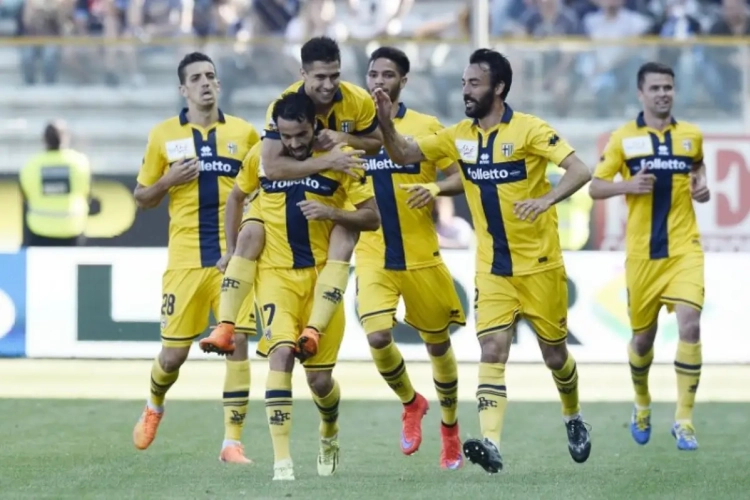 Straf: 17-jarige landgenoot verschijnt aan de aftrap in de Serie A
