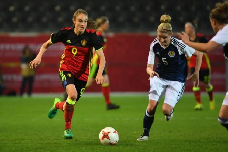 Tessa Wullaert klopt Barcelona