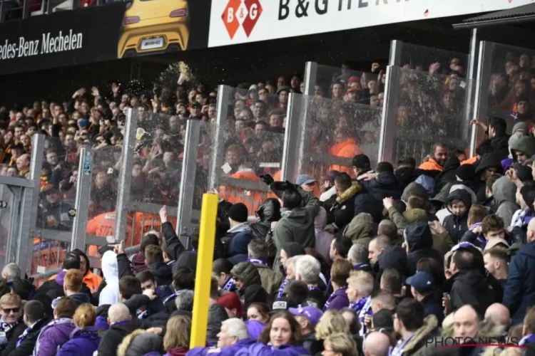 Thuisploeg KV Mechelen moet vrezen voor match achter gesloten deuren na vuurpijlen van ... Beerschot-Wilrijk