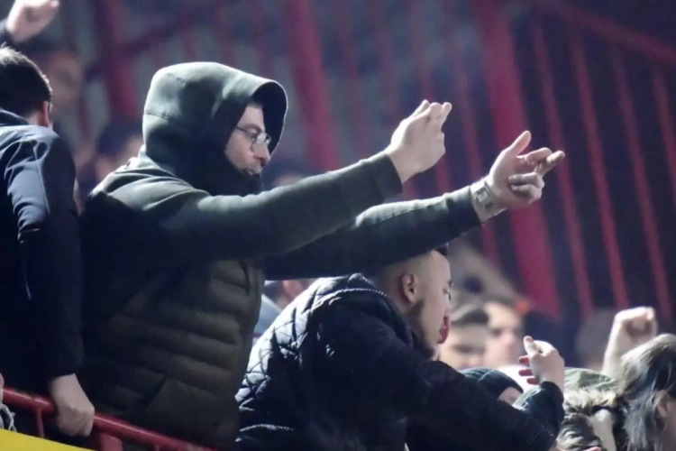 De oude garde hooligans van Anderlecht kwam terug uit pensioen: "Zo zagen de jonge gasten hoe het moet"