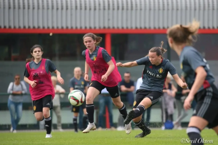 Red Flames U16 speelden interessant oefenduel tegen de U15
