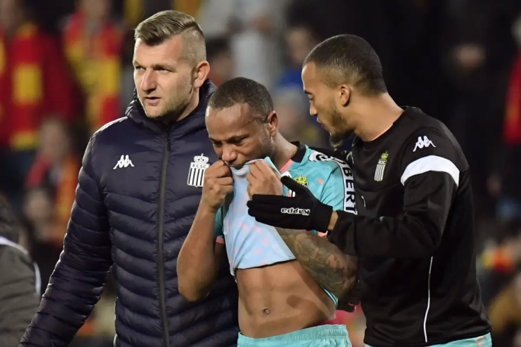 Racisme tijdens Mechelen - Charleroi? Speler reageert zich af en ... loopt schorsing op