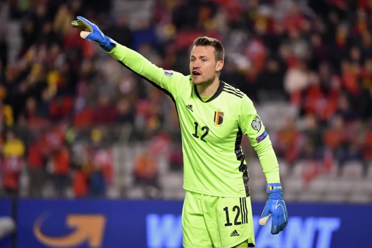 Mignolet na vier jaar weer eens 'echt' tussen de palen bij de Rode Duivels: "Met dank aan Courtois"