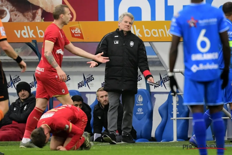 Bizar moment: Mirallas verdwijnt in catacomben na ruzie met Bölöni, coach Antwerp reageert op de hele zaak