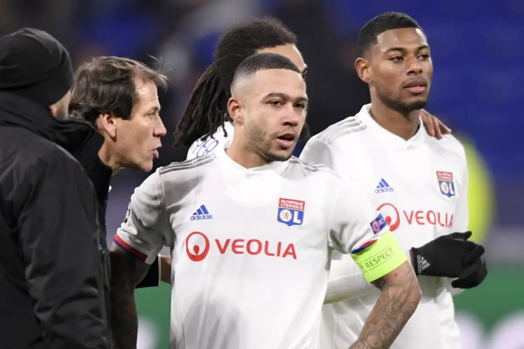 🎥 Harde kern Lyon bewierookt Memphis Depay na verwijderen ezel-spandoek: "Jij bent nu de echte leider"