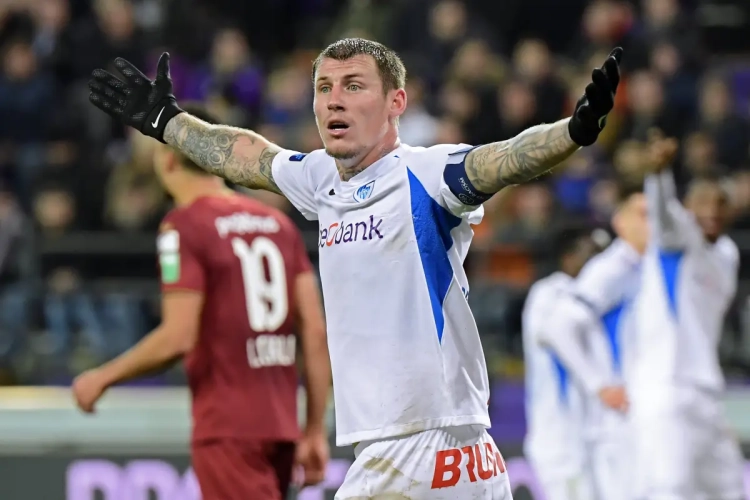 🎥 Veel steun van de mannen van KRC Genk voor de vrouwenmatch tegen Anderlecht