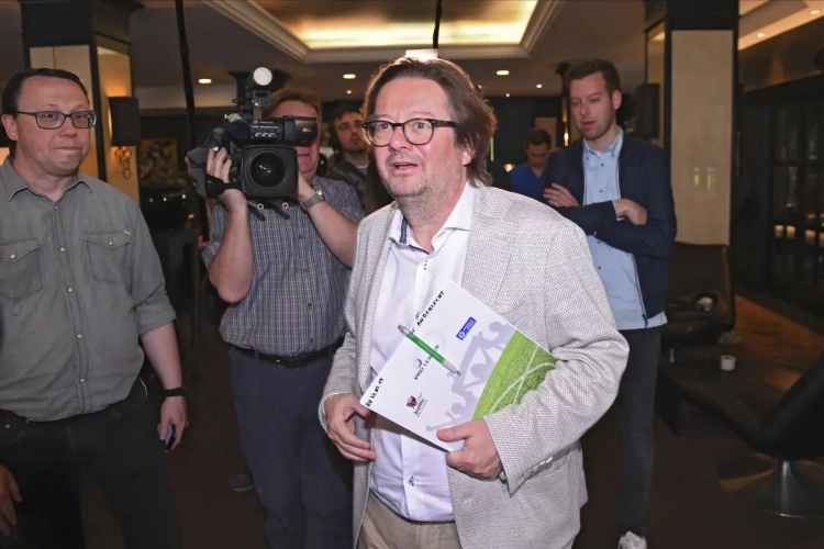 supportersclub "kustboys" (KV Oostende) schrijft open brief aan Marc Coucke: "Daar tekende je het doodsvonnis van uw weireldploegsje"