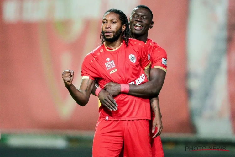 OFFICIEEL: Mbokani verlengt bij Antwerp
