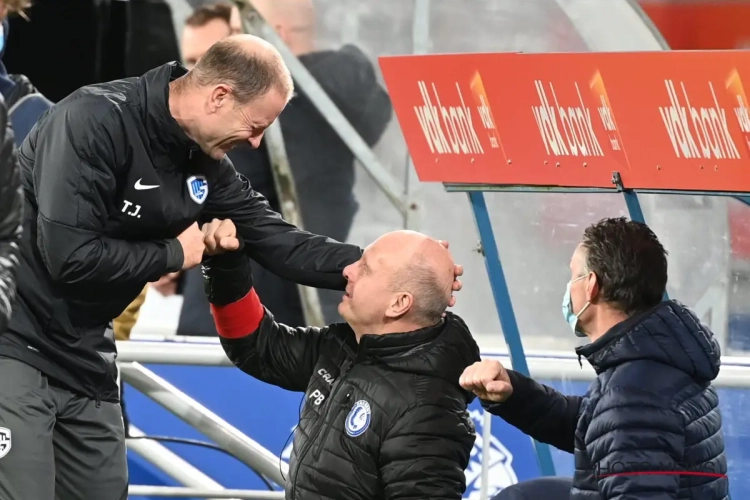 Fans AA Gent met prachtig gebaar voor Jess Thorup, coach reageert: "Zou liegen als ik zou zeggen dat deze zege niks speciaals betekent"