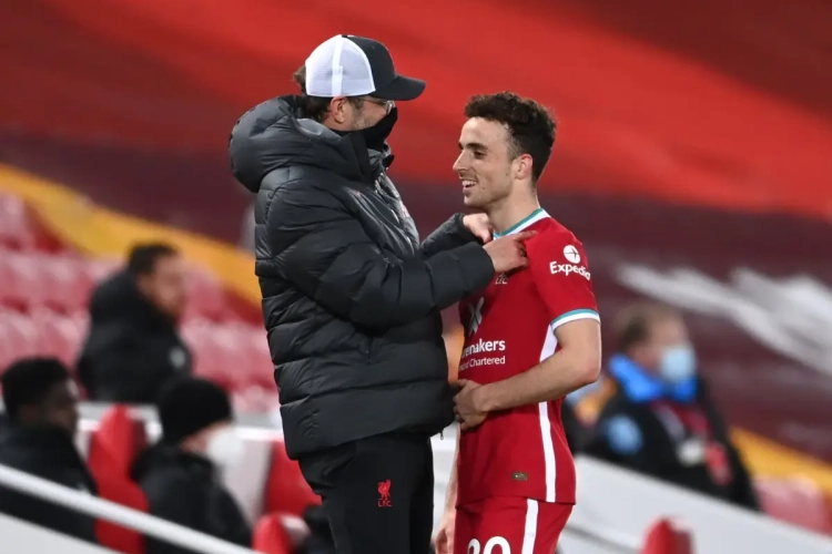Schokgolf door het voetbal: Liverpool-speler om het leven gekomen bij auto-ongeval