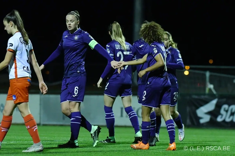Anderlecht pakt 30 op 30 in Super League na nieuwe klinkende overwinning