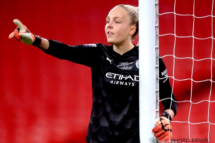 Doelvrouw tekent nieuw, langdurig contract bij Europese topclub