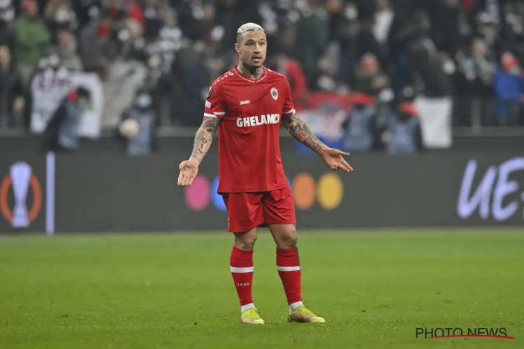Radja Nainggolan laat zich op Twitter uit over de wedstrijd Antwerp-Standard: "Er was echt iets vreemds aan sommige beslissingen... meer zeg ik niet"