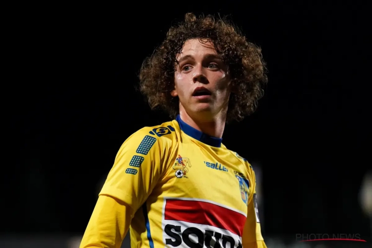 Maxim De Cuyper doet zijn zegje of bal al dan niet over de lijn was