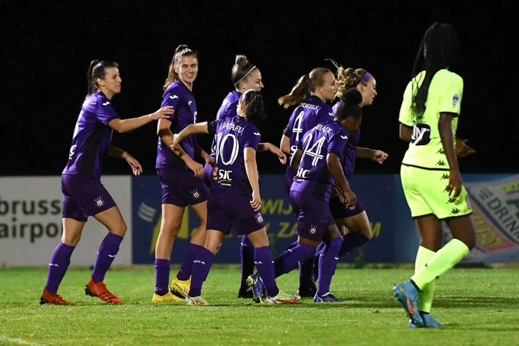 📷 🎥 De beelden van ruime zege van Anderlecht tegen Charleroi in Super League, inclusief wereldgoal