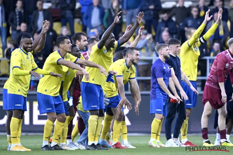 Mbokani meteen matchwinnaar, Beveren (even) leider na zege tegen Deinze