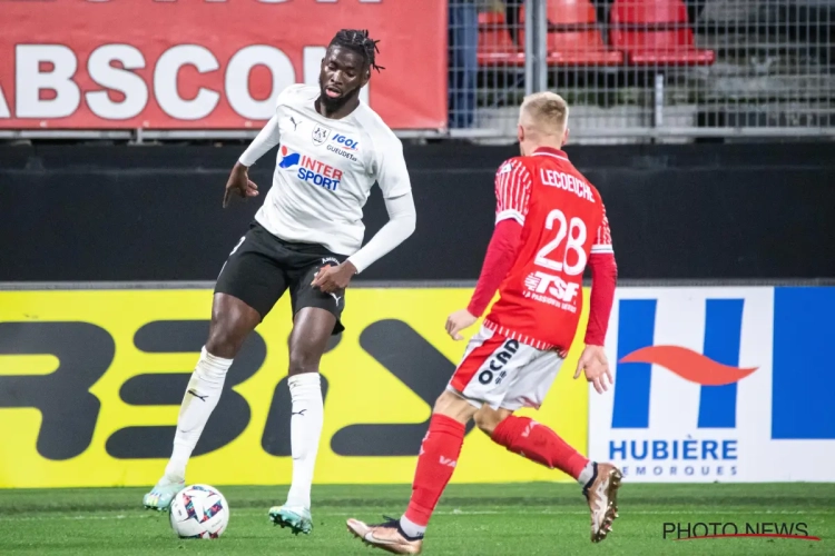 Makelaar doet het verhaal over transfer van Arokodare: "Ik ken Jesper Fredberg niet, maar zo werkt het toch niet"